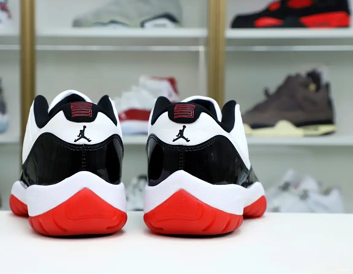 LOW 11 WHITE BRED JORDAN AIR 0326